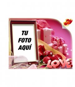 Tarjeta de San Valentín con forma de cuadro y fondo rosa con el texto LOVE