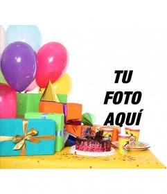 Tarjeta de cumpleaños con una fiesta con regalos, globos y una tarta para agregar una fotografía y texto