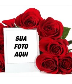 Photo frame on-line rodeado por um buquê de rosas