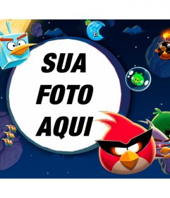 Crianças menores de Angry Birds no espaço definido no jogo