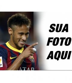 Fotomontagem Neymar Jr. com o jogador de futebol apontando e sorrindo para a fotografia que você faz o upload