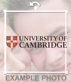 A etiqueta com o logotipo da Universidade de Cambridge