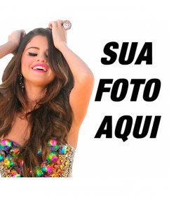 Selena Gomez posa com esta fotomontagem festiva