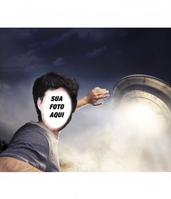 Fotomontagem de um homem sendo capturado por um 