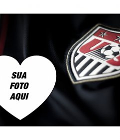 Fotomontagem para editar com camisa eo escudo do Estados Unidos time de futebol 