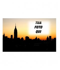 Metti la tua foto cartolina con la città di New York sullo sfondo. Carica una foto e creare la scheda ed inviarla dalla stessa pagina