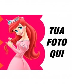 Collage vestito Principessa Ariel pettina i suoi capelli con la sua corona