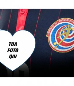 Montage di mettere la tua foto accanto alla maglia e il logo della squadra di calcio