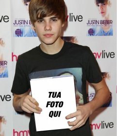 Fotomontaggio di apparire sulla copertina del libro scritto da Justin Bieber tenuto da Justin con i capelli lunghi