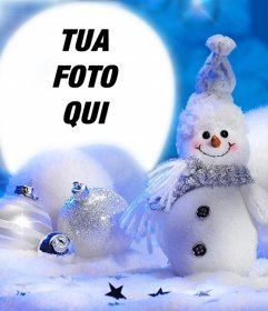 Cornice di Natale con un pupazzo di neve per le vostre foto