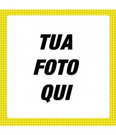 Piazza photo frame con le scatole gialle con linee nere per decorare in modo