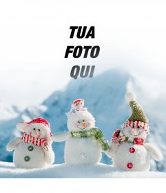 Fotomontaggio di mettere la tua foto in questa immagine di tre pupazzi di neve