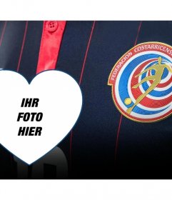 Montage Ihr Bild zu setzen neben dem T-Shirt und das Logo der Fußballmannschaft von