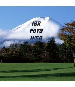 Fotomontage mit japanischen Landschaft mit Fuji Berg im Hintergrund, in dem Ihre Online hochgeladene Bild angezeigt wird ausgeblendet