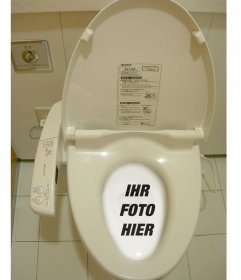 Lustige Fotomontage, wo Sie Ihr Foto in einem chinesischen oder japanischen WC im Wasser der Toilette gelöst setzen soll