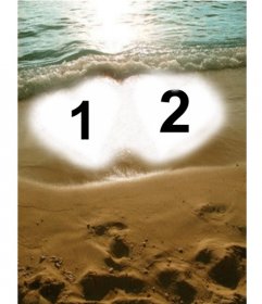 Erstellen Sie eine personalisierte Karte für Valentinstag online. Fonds für zwei Fotos, die mit zwei Herzen in den Sand am Strand als Rahmen dargestellt.