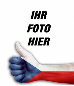 Hand mit dem Daumen nach oben und die Flagge der Tschechischen Republik Ihr Foto