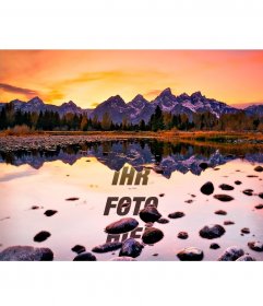 Veröffentlichen Sie Ihre Reflexion in einem See bei Sonnenuntergang 