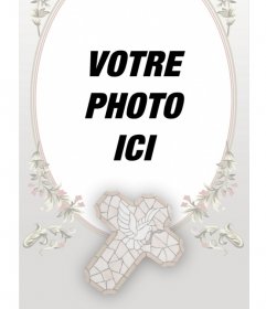 Souvenir Première carte communion avec photo et texte. Il se compose d'un cadre ovale floral, couleurs croisées et doux où pour mettre une image et les mots de votre choix