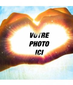 Mettez une photo à lintérieur dun coeur avec les mains et lenvoyer à votre