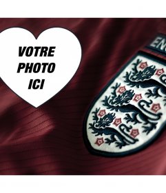 Shirt et le manteau de léquipe de football en Angleterre pour modifier en ligne effet photo de votre photo pour soutenir léquipe nationale de football en Angleterre avec chemise et manteau et ajoutez votre photo à lintérieur dun coeur. Partagez cet assemblage libre peut également être utilisé comme fond décran.