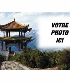 Photomontage en Chine avec un paysage et d"un bâtiment typiquement chinois et semi-transparent où vous pouvez placer votre photo