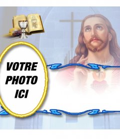 Modèle de carte de mémoire libre avec une photographie Raison communion de Jésus avec la Bible et le calice. Vous pouvez télécharger ou envoyer la carte de rappel à une adresse e-mail