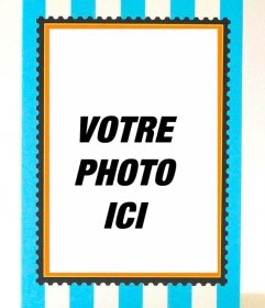 Carte danniversaire avec des rayures bleues avec un espace pour lécriture et cadre photo