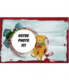 Carte de Noël avec ours en peluche et une cravate avec cadre rond dans lequel vous pouvez mettre votre photo