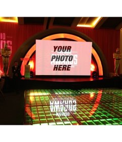 Photomontage of MVS Radio Awards with Oscars statues next to the stage and a big screen to place a picture uploaded online